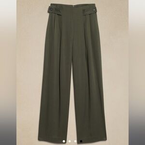 Women's Olive Green TENCEL™ PLEATED PANT